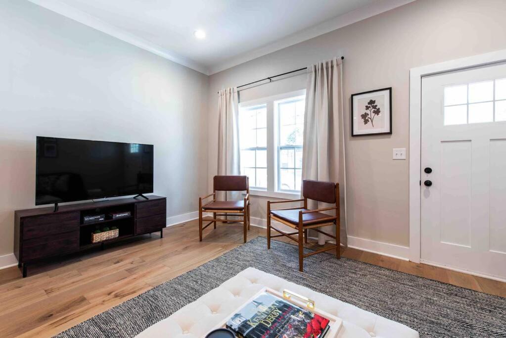 Newly Renovated 3 Bedroom Shelby Park Home **Free Parking** Louisville Exterior foto