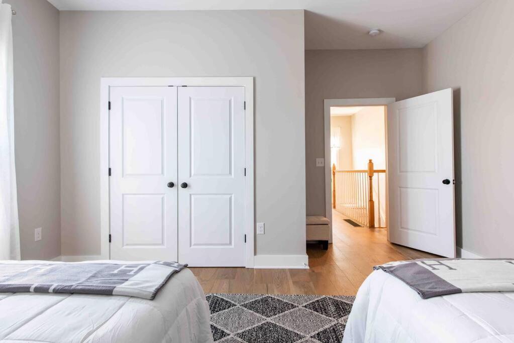 Newly Renovated 3 Bedroom Shelby Park Home **Free Parking** Louisville Exterior foto